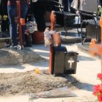 ОВОЈ СТРАШЕН ГРЕВ СИТЕ ГО ПРАВИМЕ КОГА ОДИМЕ НА ГРОБИШТА: ЦРКВАТА НЕ ГО ОДОБРУВА ЗАТОА ШТО Е СТРАШНО!